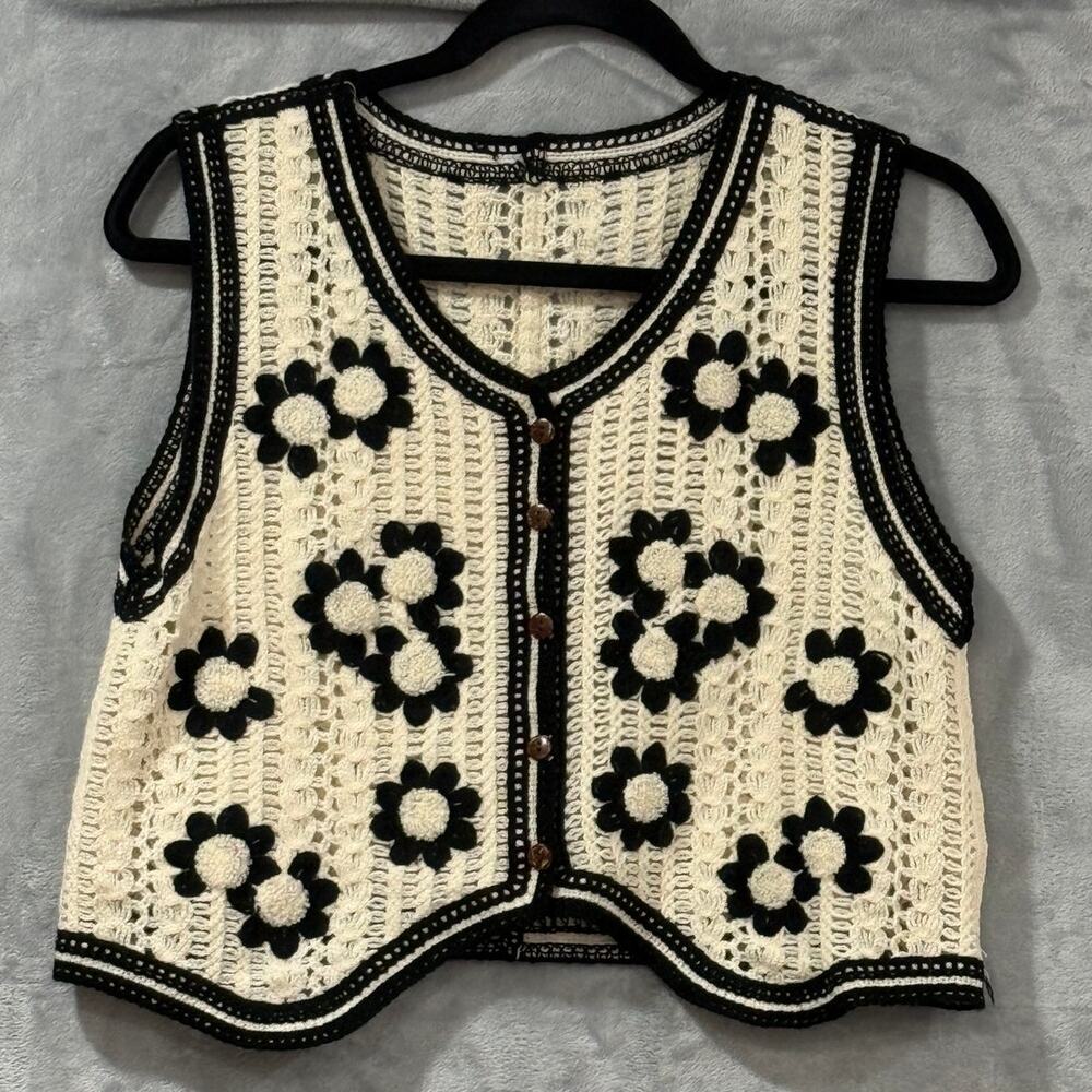 Crochet Daisy Vest Black White Boho Granny Square Coastal Cowgirl K-Style Tank M